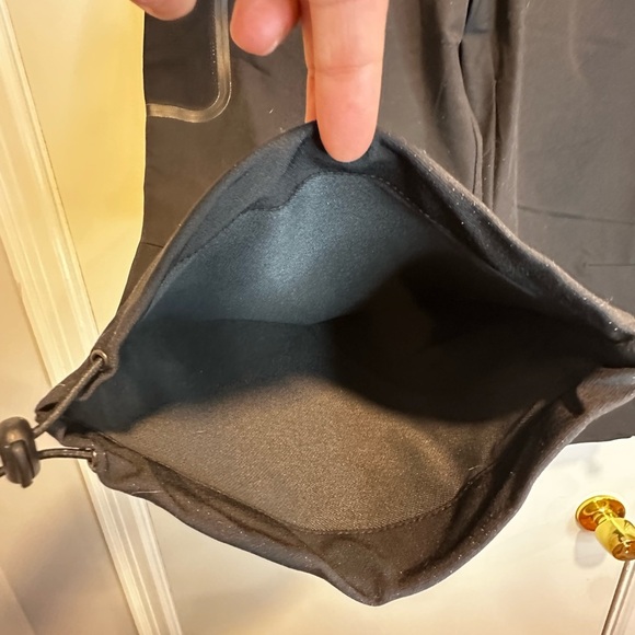 NWOT L.L. Bean Women's Comfort Cycling Capri with Cushioned Inner Short. M Black - Picture 14 of 15